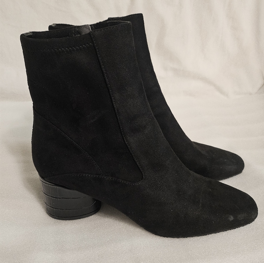 DONALD PLINER Gaige Suede Bootie US Size 8.5 NWOT